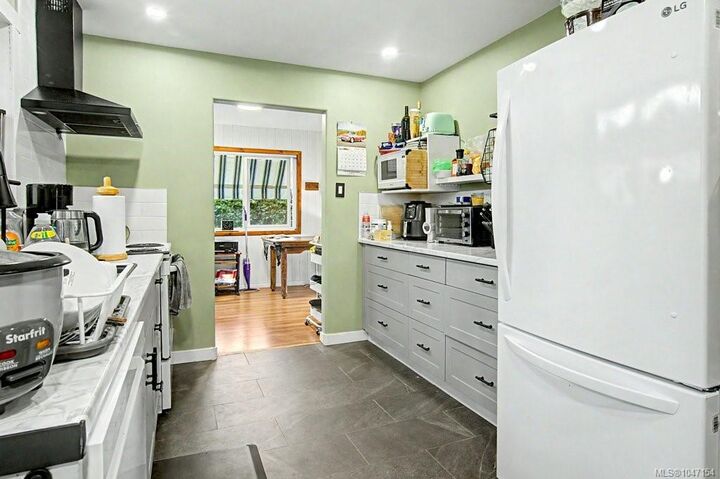 Property Photo: 402 Young St BC V9P 1C3