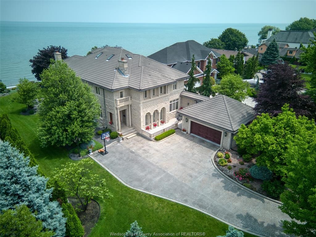 Property Photo: 300 Elmgrove Drive ON N8N 3S4