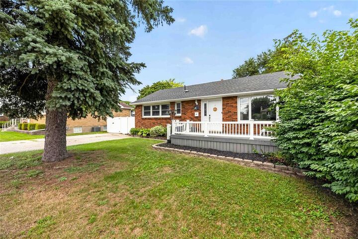 1108 Errol Road East — photo 1