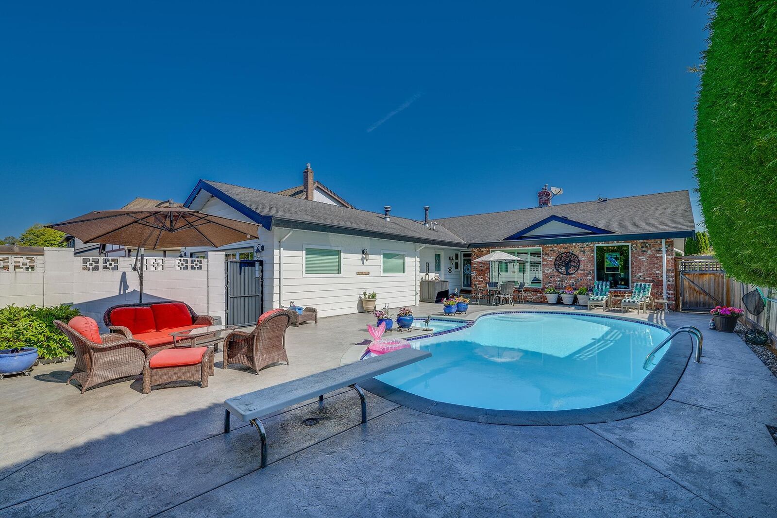 Property Photo: 5356 Chamberlayne Way BC V4K 4C6