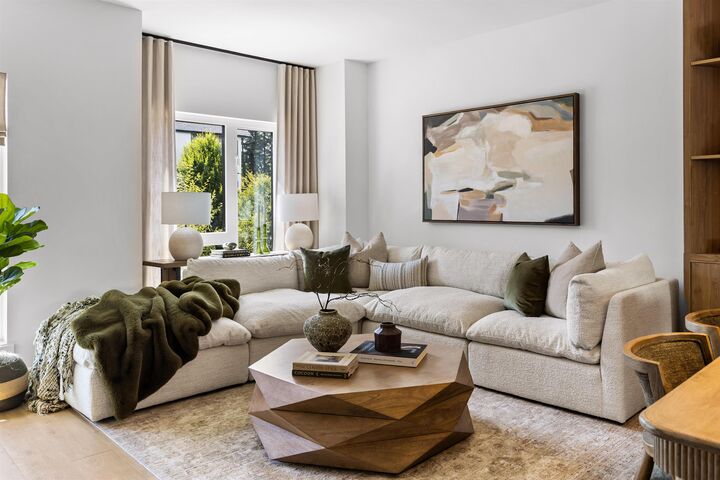 Property Photo: 16765 25 Avenue 4 BC V3Z 0X3