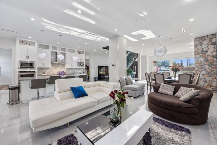 10088 121 Street — photo 1