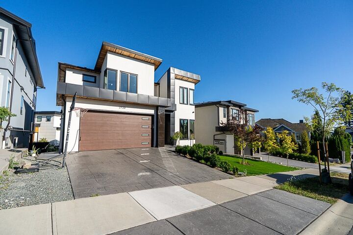 2720 Montana Place — photo 1