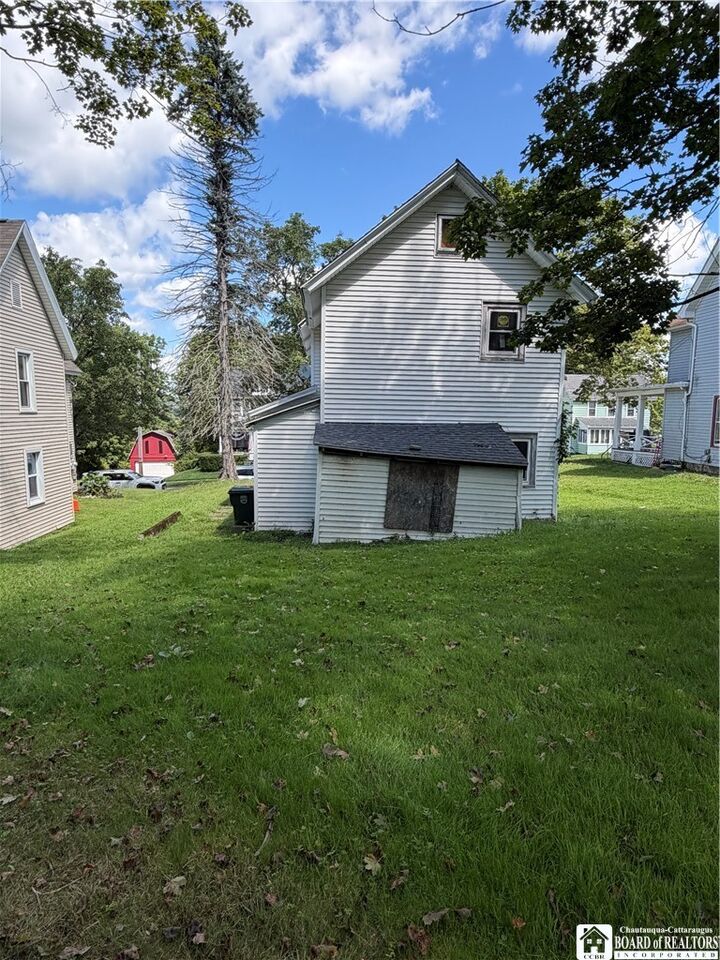 Property Photo:  28 Pearl Avenue  NY 14701 