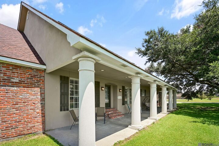 Property Photo:  6806 Section Rd  LA 70767 