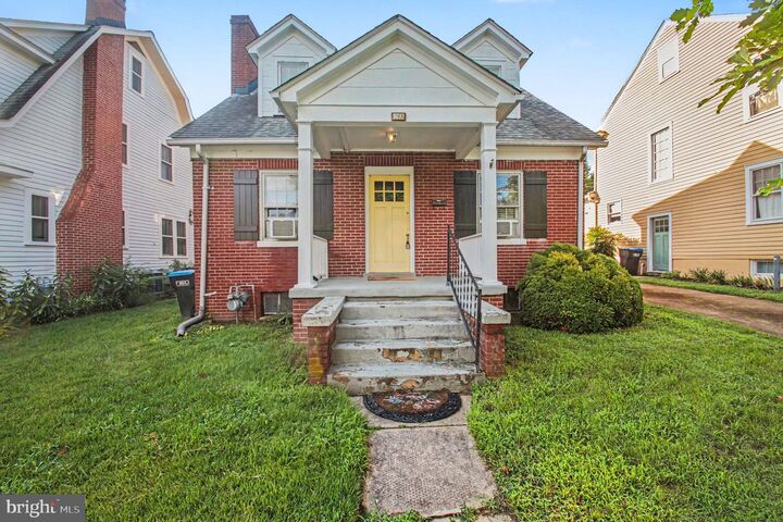 Property Photo: 814 Brompton Street VA 22401