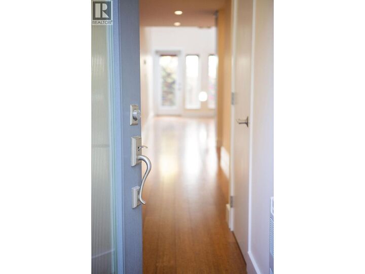 Property Photo: 702 Fourth Street 4 BC V1L 2S8