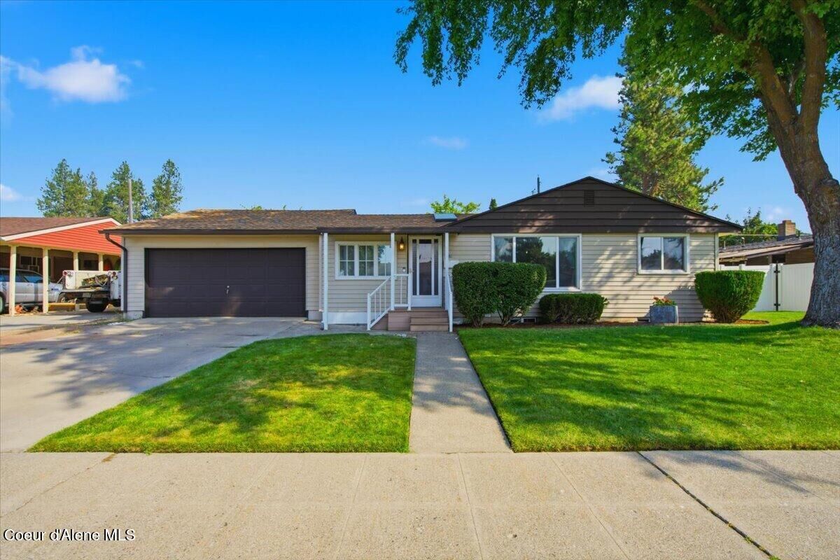 Property Photo: 3128 W Dalke Ave WA 99205