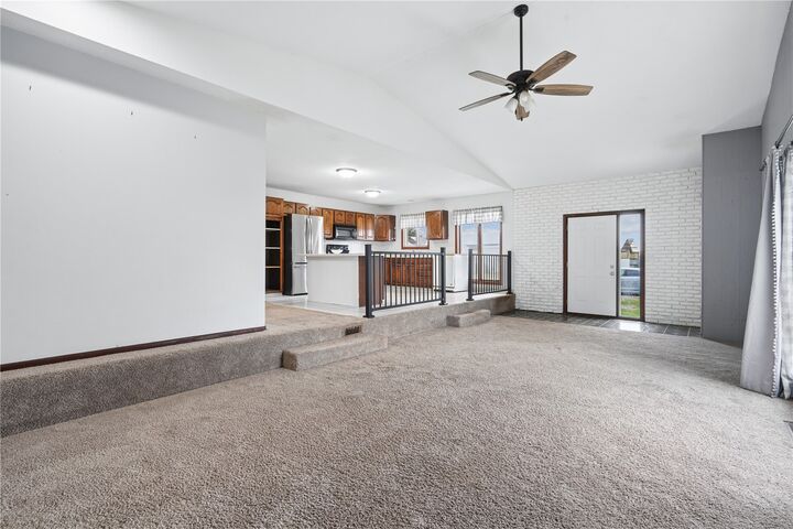 Property Photo: 1056 W Ave IA 52318