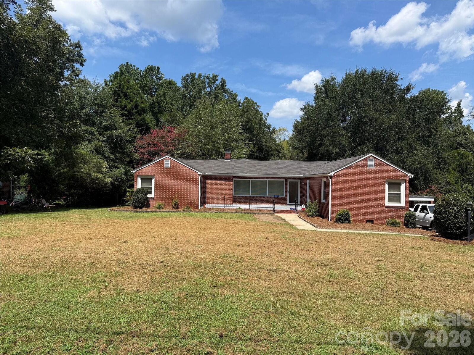 Property Photo:  819 Wildwood Street  NC 28170 