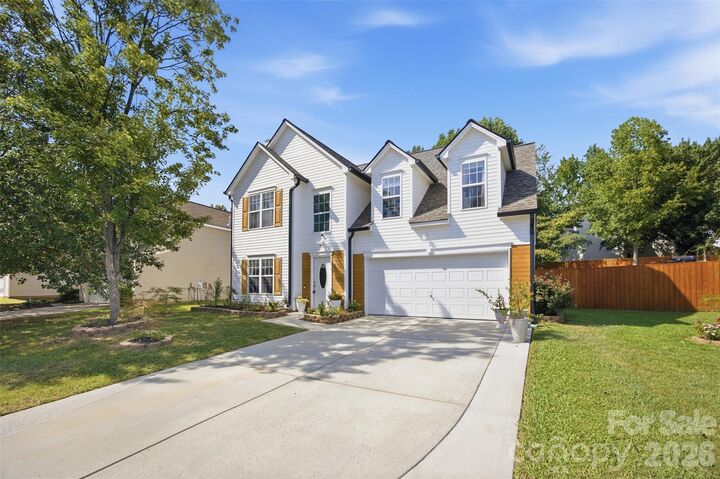 Property Photo:  7204 Hidden Creek Drive  NC 28214 