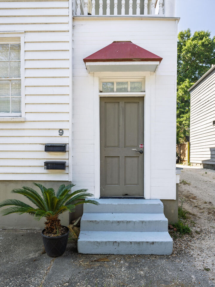 Property Photo:  9 Marion Street  SC 29403 
