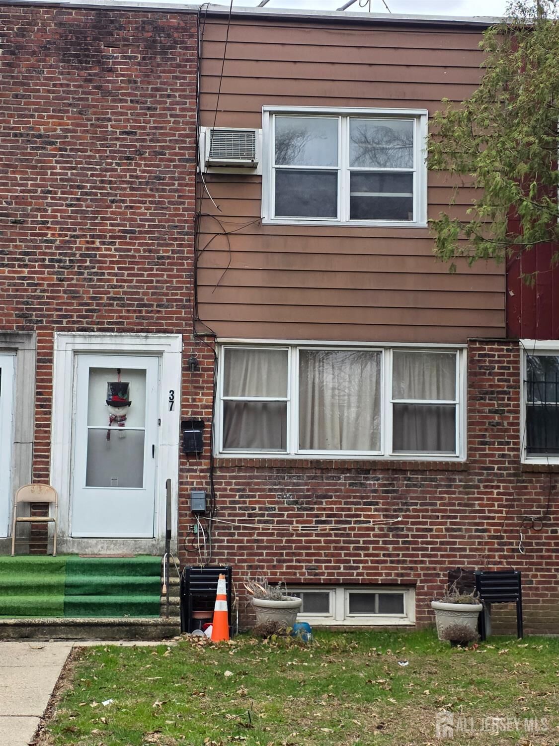 Property Photo:  37 Bruce Park Drive  NJ 08618 