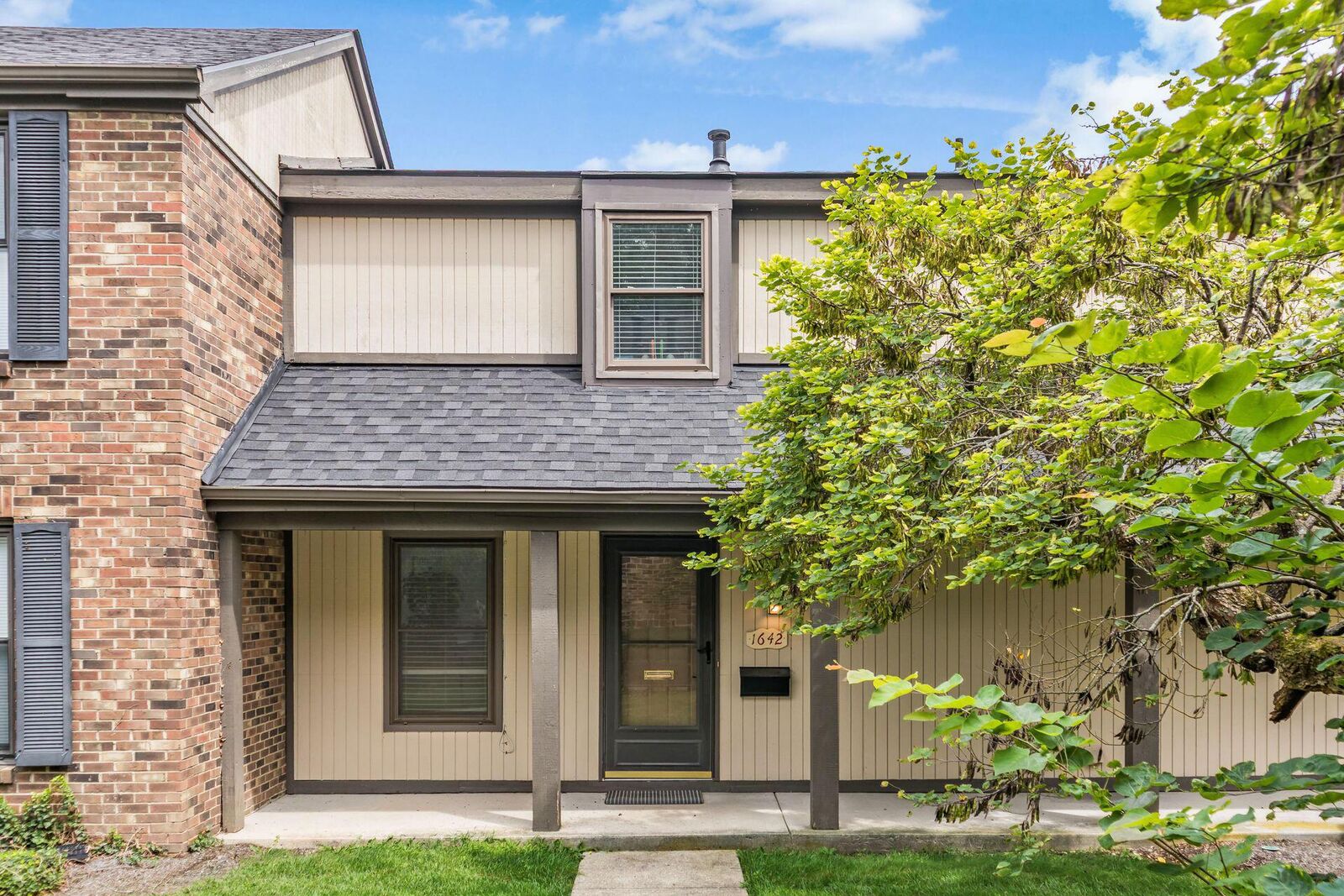 Property Photo: 1642 Cindy Court OH 43232