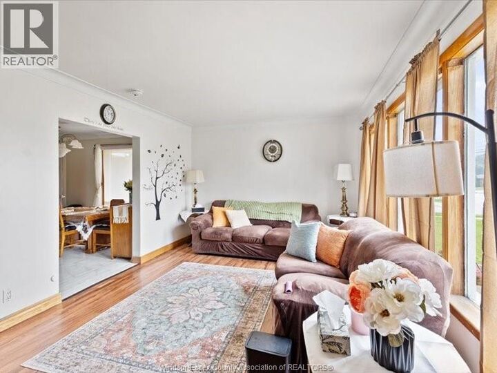 Property Photo:  636 Cabana  ON N9G 1A4 