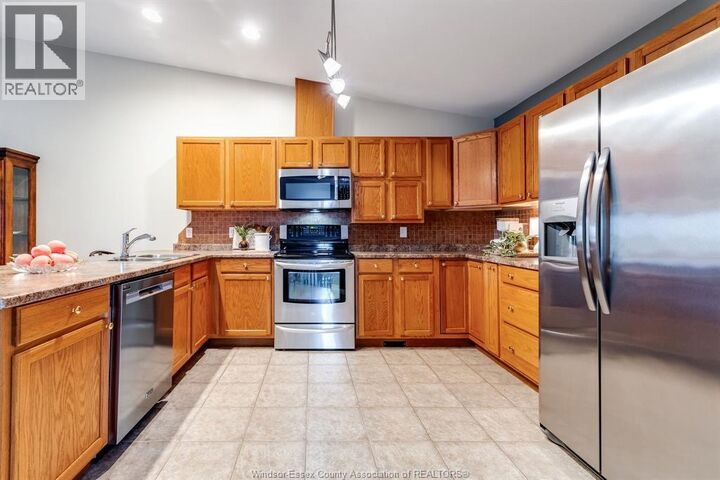 Property Photo:  88 Theresa Trail  ON N8H 5M9 