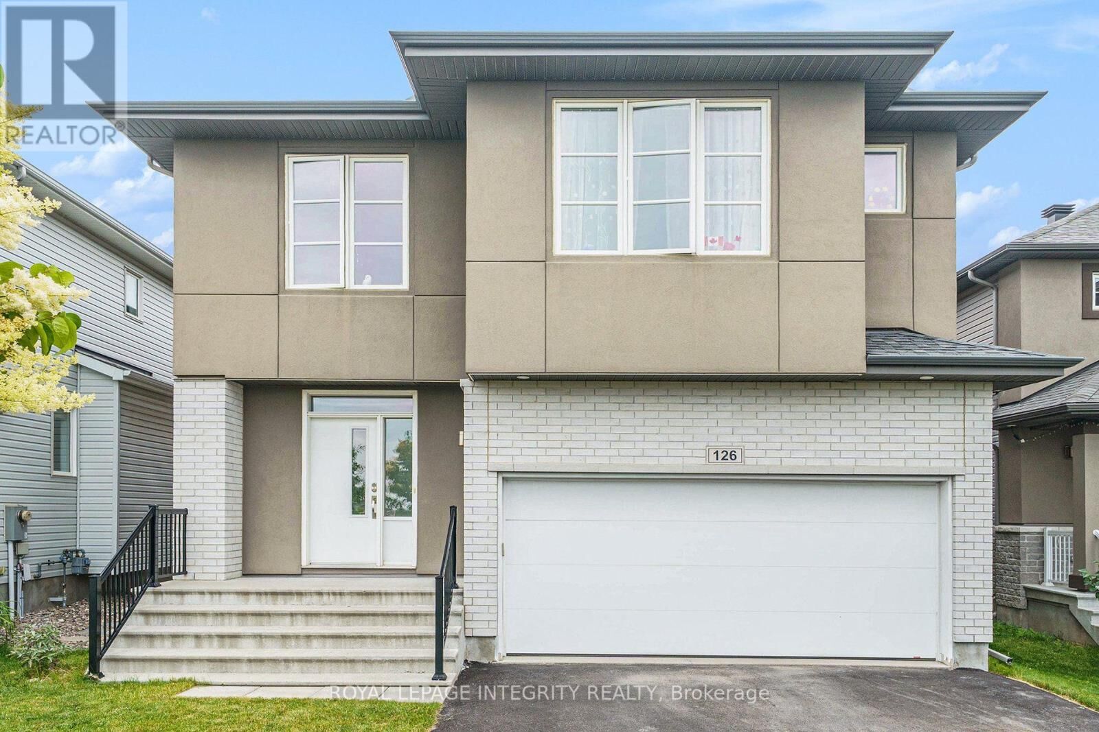 Property Photo:  126 Groningen Street  ON K2V 0C4 