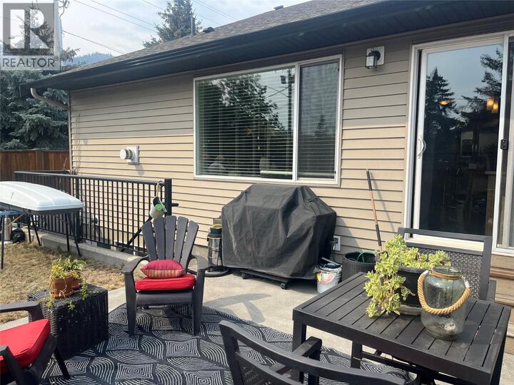 Property Photo: 3031 Westsyde Road 20 BC V2B 0E4