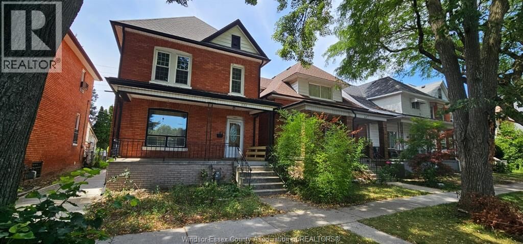 Property Photo:  693 Bruce Avenue Upper  ON N9A 4X3 