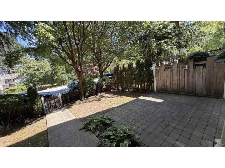 Property Photo:  2733 Parkway Drive 6  BC V4P 3P7 