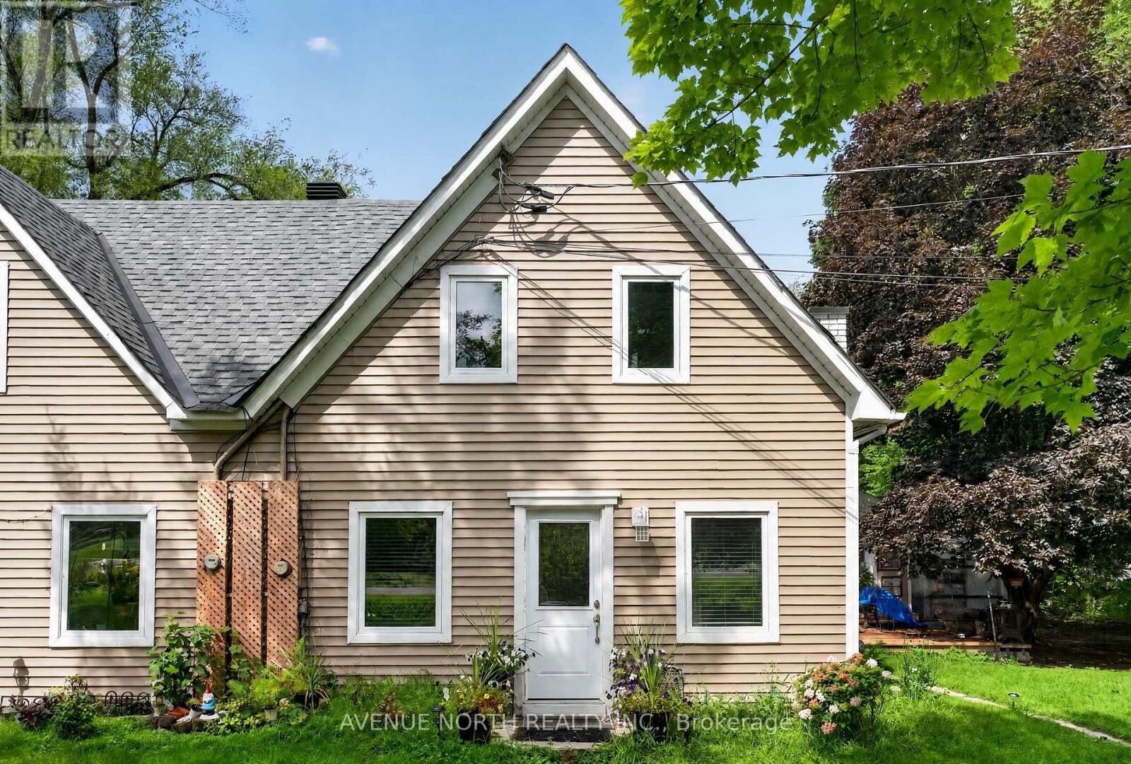 Property Photo:  2943 Old Montreal Road  ON K4C 1G2 