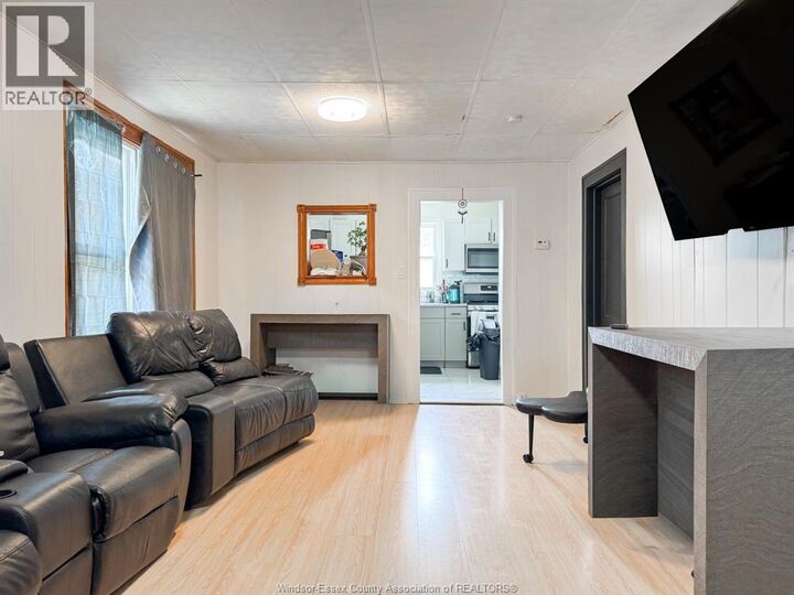 Property Photo: 1037 Howard Avenue ON N9A 1S6