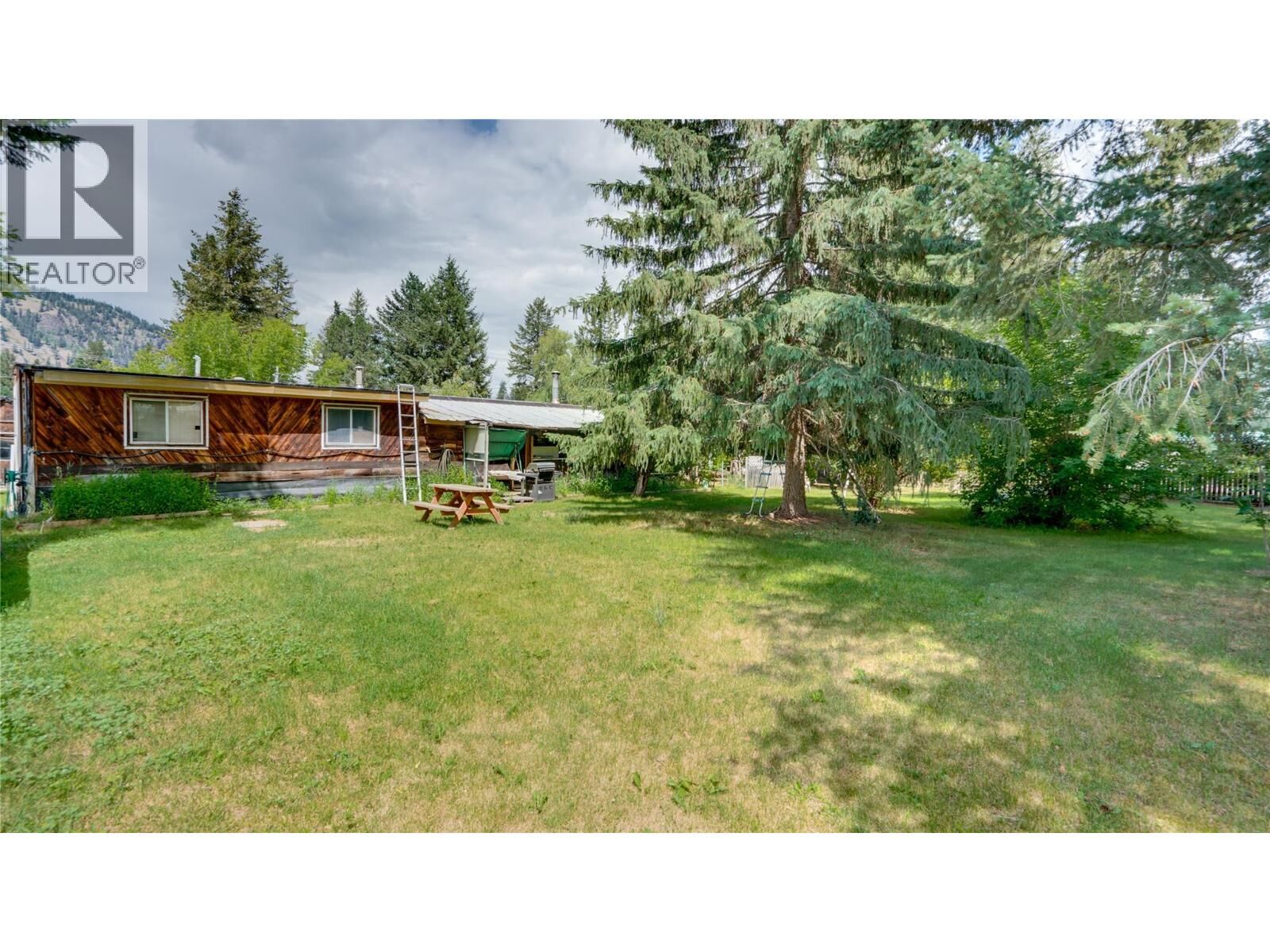 Property Photo:  686 Powell Road  BC V0E 2G7 