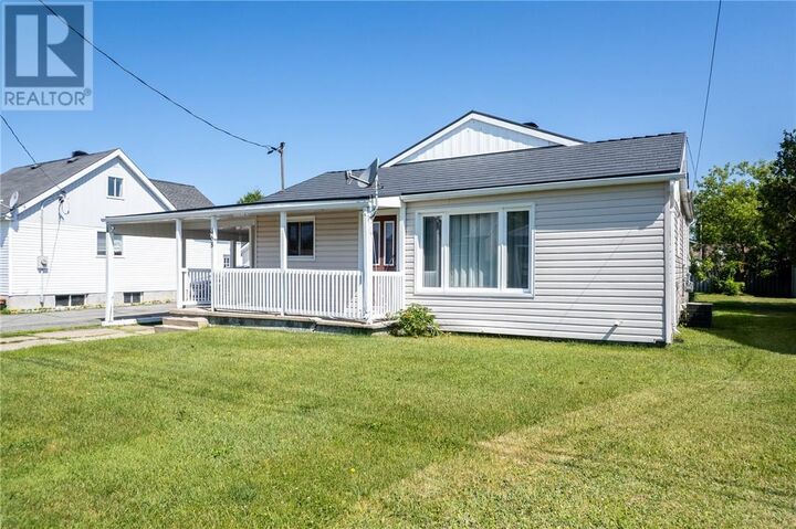 Property Photo: 468 Adelaide Street ON P5E 1K6