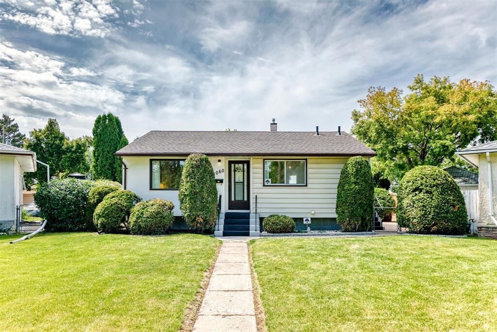 Property Photo: 1060 McCalman Avenue MB R2L 1H7