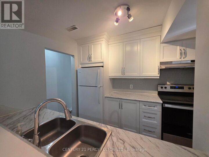 Property Photo:  223 Fairview Avenue  ON M6P 3A6 