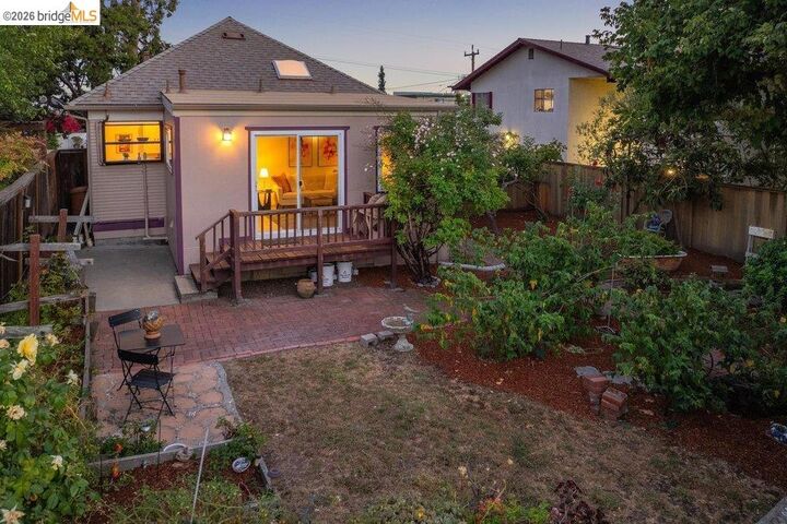 Property Photo: 3621 Rhoda Ave CA 94602