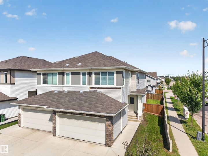 Property Photo:  1404 25 Avenue NW  AB T6T 1J1 