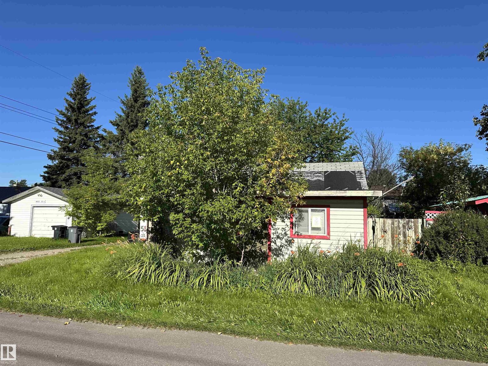 Property Photo:  4804 51 Street  AB T0E 0A0 