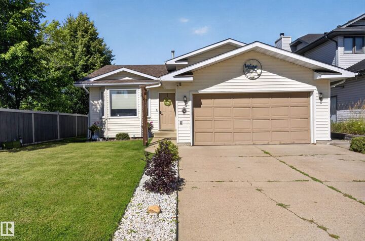 Property Photo: 2 Woodside Crescent AB T7X 3E5