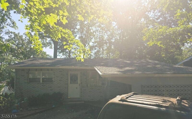 Property Photo:  30 Caswell Ave  NJ 08863 