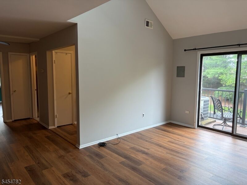 Property Photo: 806 Yorkshire Dr NJ 08822