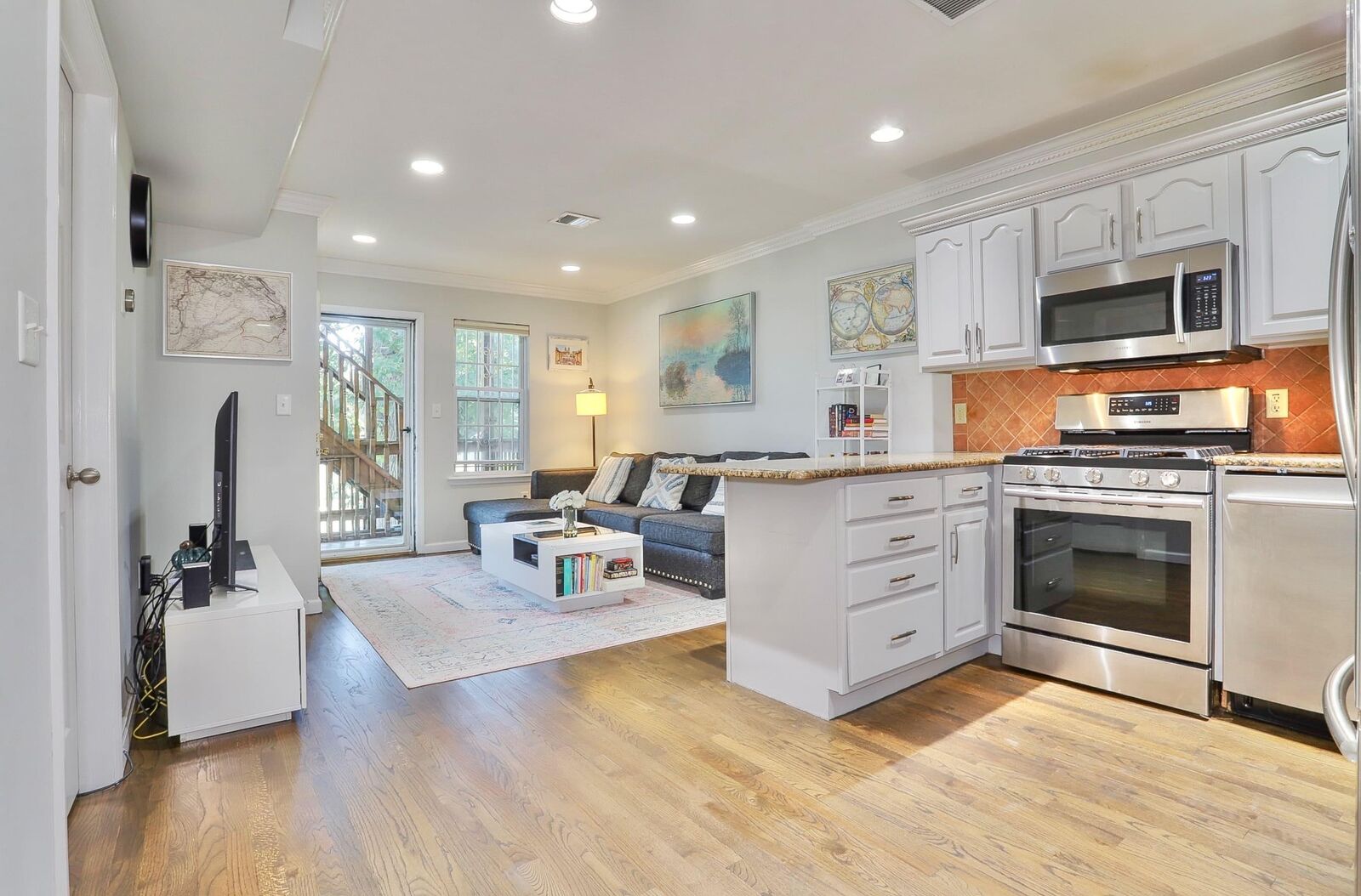 Property Photo:  15 Jefferson Ave 2B  NJ 07306 