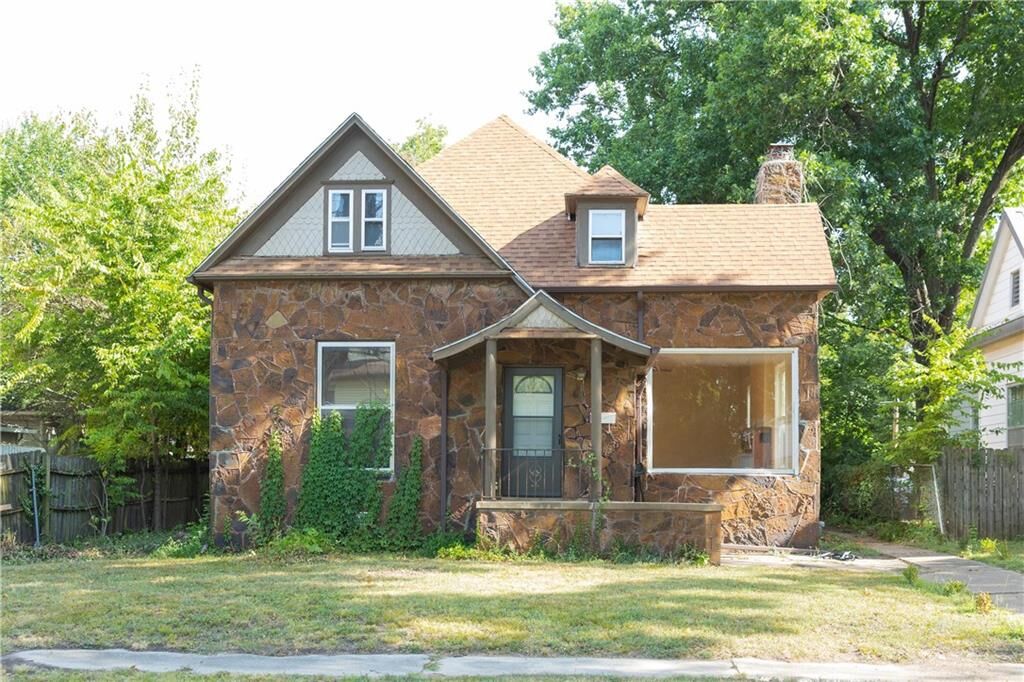 Property Photo: 1621 Appleton Street KS 67357