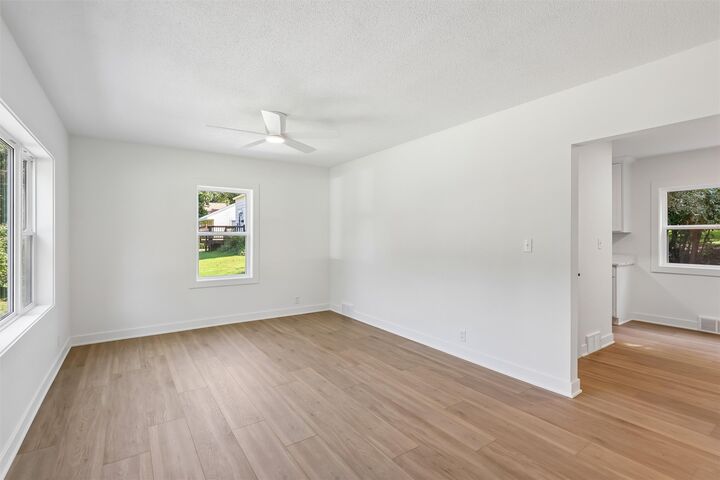 Property Photo: 2737 56th Street IA 50310