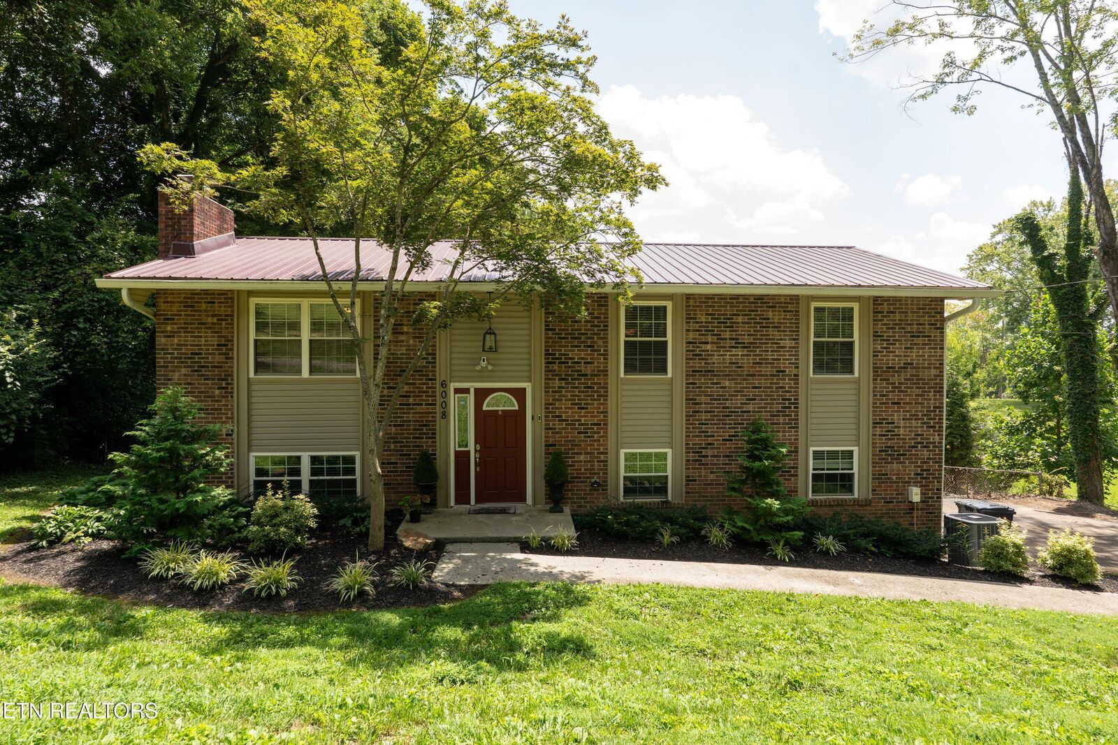 Property Photo: 6008 Ridgewood Rd TN 37918