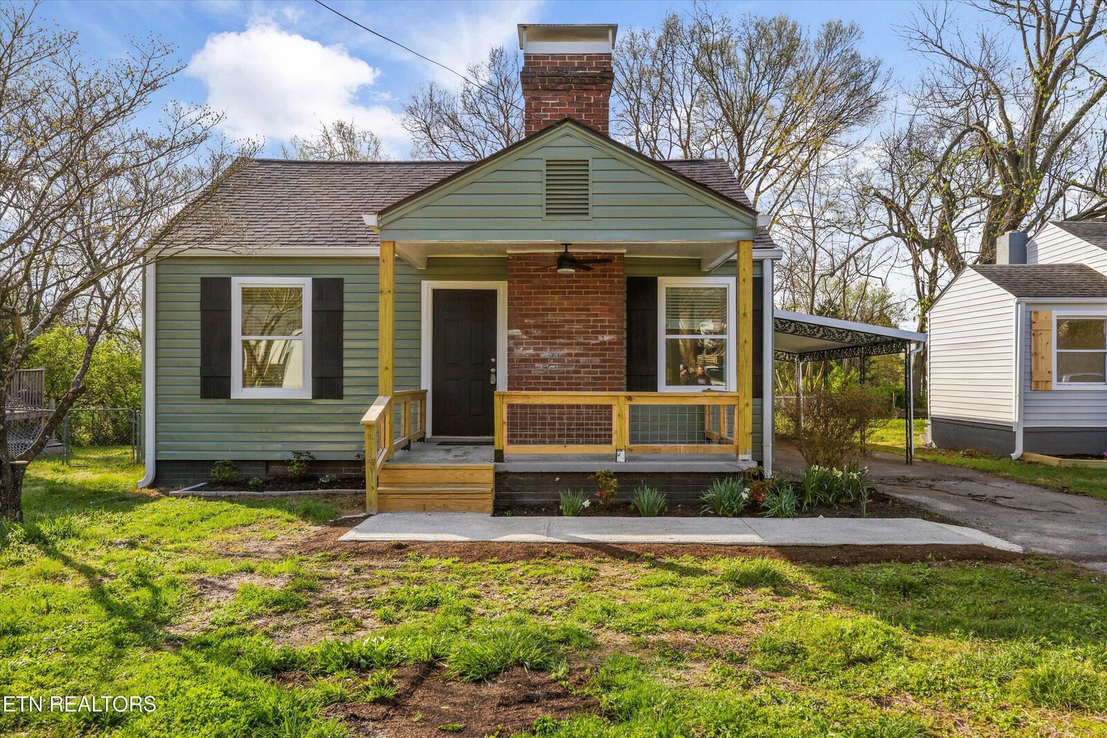 Property Photo: 2428 Lawson Ave TN 37917