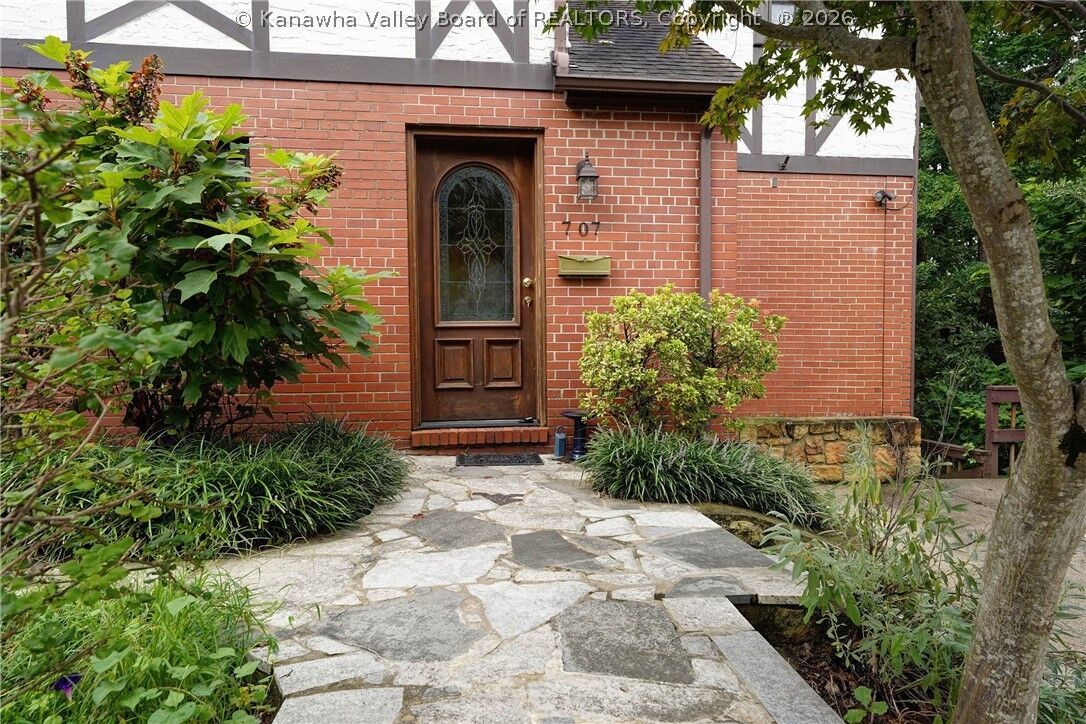 Property Photo:  707 Laurel Road  WV 25314 