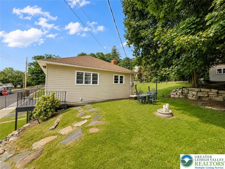 Property Photo:  105 W Laurel Avenue  PA 18072 