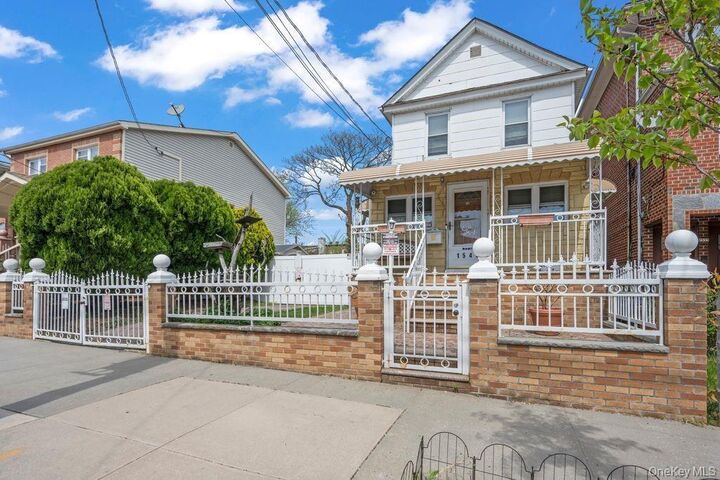 Property Photo:  1549 E 96th Street  NY 11236 