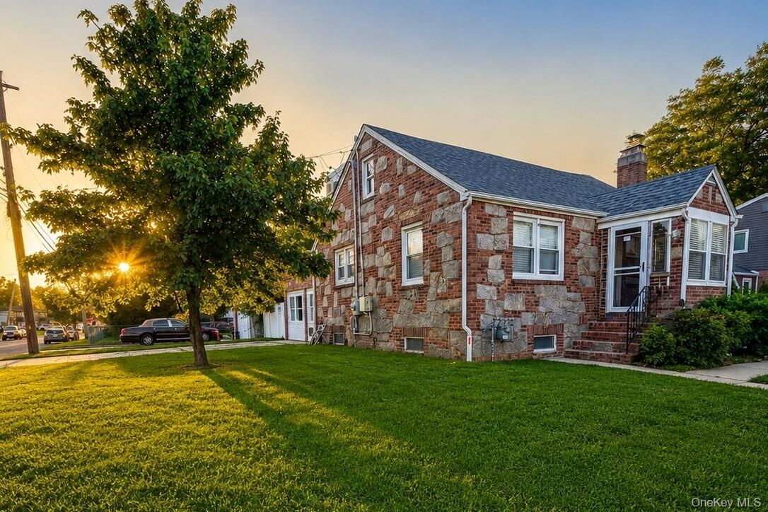 Property Photo:  4 Brown Street  NY 11704 