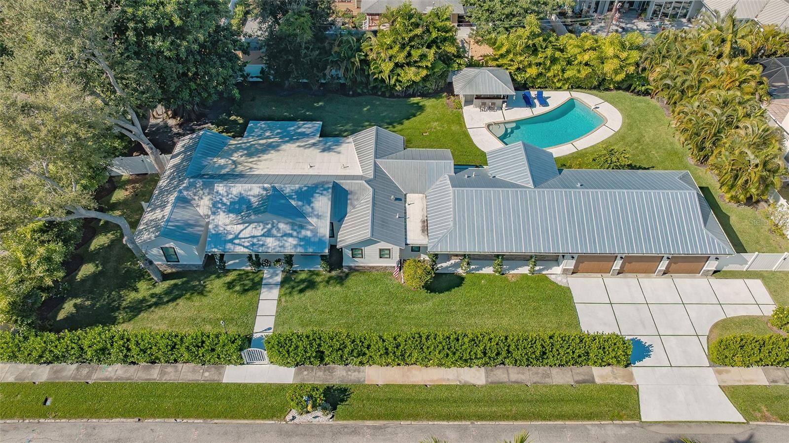 Property Photo:  3606 Palonia Court  FL 34239 
