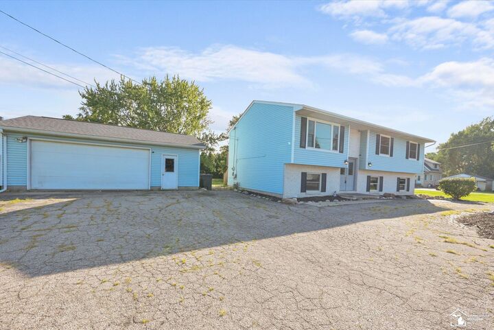 Property Photo:  5405 Plum Creek Drive  MI 48161 