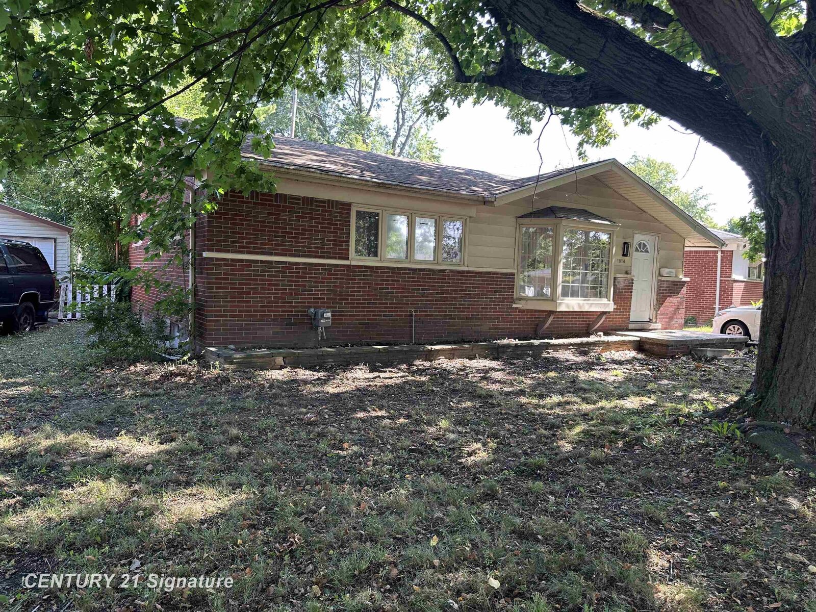 Property Photo:  1814 Marlowe Dr Drive  MI 48504 