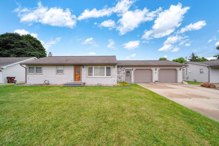 Property Photo:  1304 Joseph Street  MI 49202 
