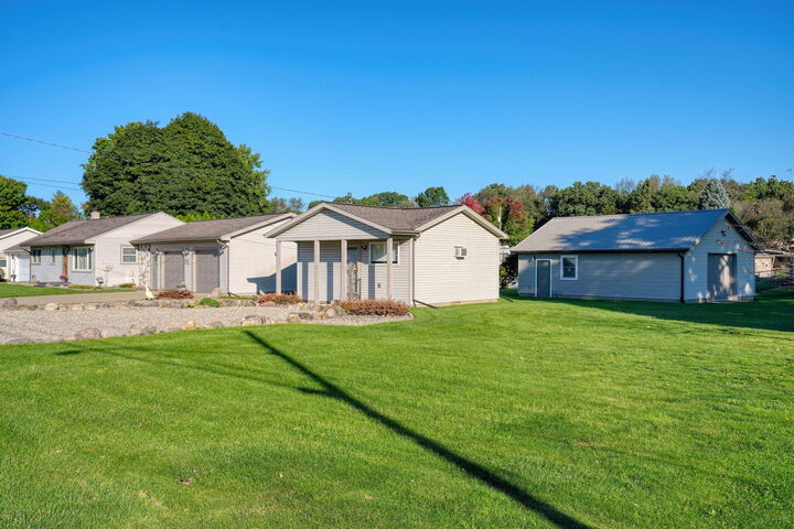 Property Photo:  1304 Joseph Street  MI 49202 